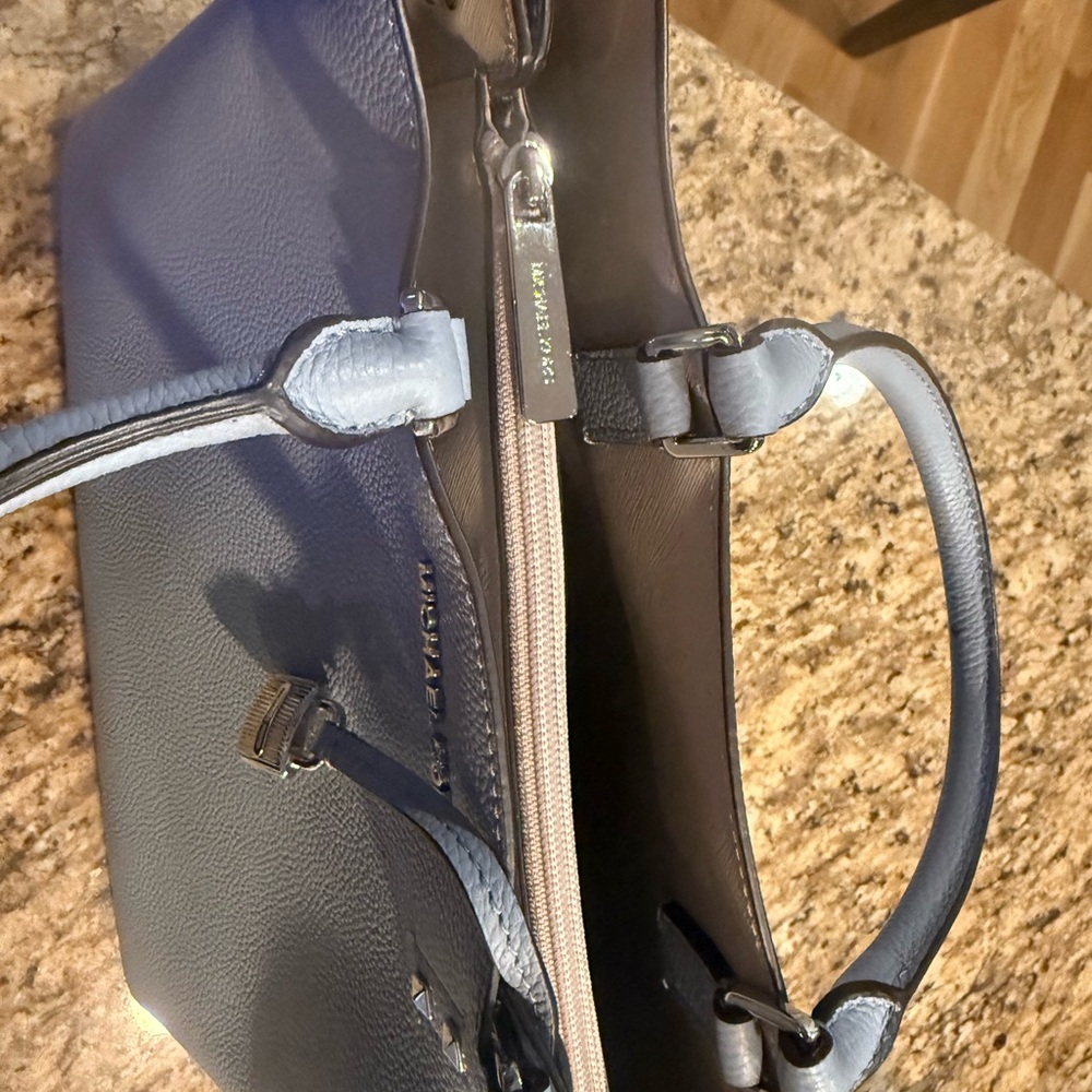 Michael Kors NWOT Blue Leather Satchel Elegant Design with padlock accent - Picture 13 of 13